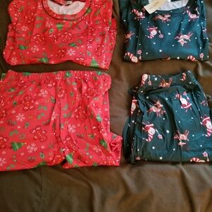 Festive Women's Pajamas Set Of 2 - Red and Green